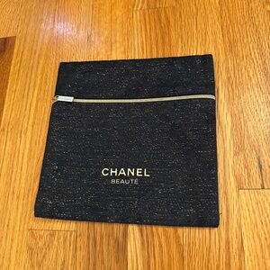 Chanel Beauté Navy & Gold Cosmetic Makeup Zipper Pouch